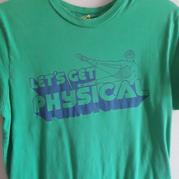 Hollister Co. Retro T-Shirt - Picture 2 of 9